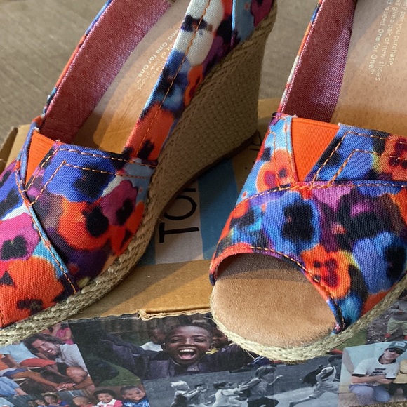 Women’s TOMS wedge Oahu size 5 - Picture 2 of 7